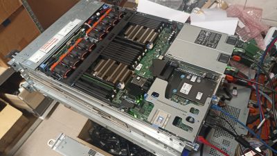 Dell R640 1U 8SFF 2PSU, 2x Xeon Silver 4110 - DZ9RYR2