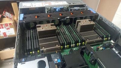 Dell R730 2U 8SFF 2PSU, 2x Xeon E5-2680v4, 16GB RAM - 9YCF1M2