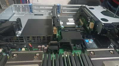 Dell R730 2U 8SFF 2PSU, 2x Xeon E5-2680v4, 16GB RAM - 9YCF1M2