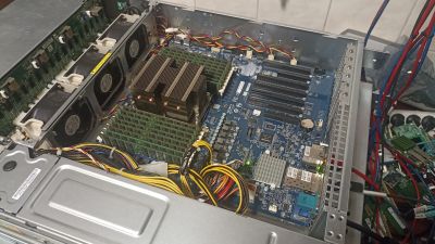 Supermicro 2U 24SFF 6x SFF-8087 2PSU, MZ31-AR0-00, AMD EPYC 7401P 24C/48T, 2x 10GbE SFP+